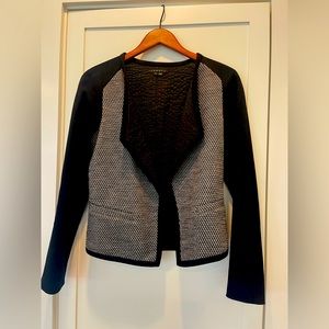 THEORY JACKET Black and white tweed body with sold black raglan sleeves SZ 8